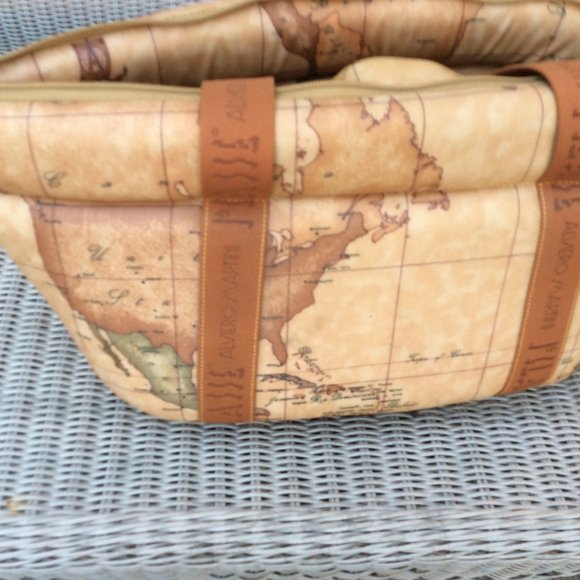 PET CARRIER l'lClasse Alviero Martini (New)Small Pet. Very Posh - Picture 2 of 3